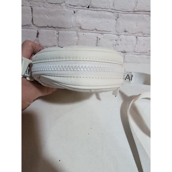 Lululemon 2022 Olympic Team Canada Future Legacy Crossbody Bag Ivory White EUC - Picture 7 of 12